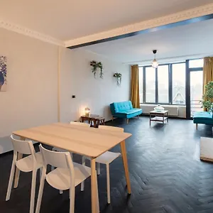 Charming And Spacious Center Apartamento Amberes